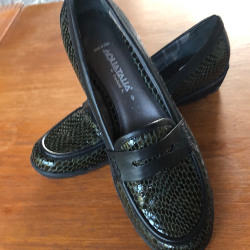 - AQUATALIA Women’s Loafers Made in Italy - Size 9